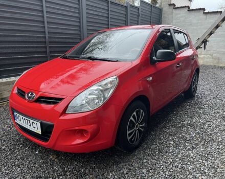 Червоний Хендай і20, об'ємом двигуна 1.26 л та пробігом 240 тис. км за 4500 $, фото 1 на Automoto.ua