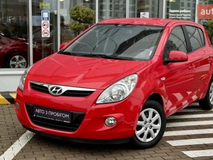 Хендай і20 2011 у Чернігові на Automoto.ua Червоний Хендай і20, об'ємом двигуна 1.4 л та пробігом 112 тис. км за 8048 $, фото 1 на Automoto.ua