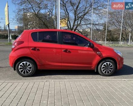 Червоний Хендай і20, об'ємом двигуна 1.25 л та пробігом 230 тис. км за 6000 $, фото 1 на Automoto.ua