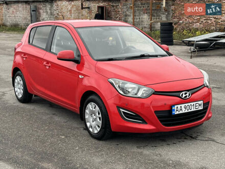Красный Хендай и20, объемом двигателя 1.4 л и пробегом 159 тыс. км за 8300 $, фото 1 на Automoto.ua