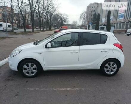 Хендай и20, объемом двигателя 1.4 л и пробегом 175 тыс. км за 5500 $, фото 2 на Automoto.ua