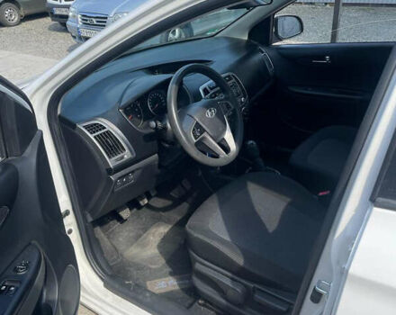 Хендай і20, об'ємом двигуна 1.12 л та пробігом 181 тис. км за 7600 $, фото 3 на Automoto.ua