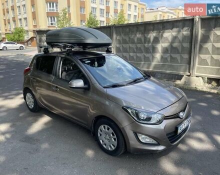 Жовтий Хендай і20, об'ємом двигуна 1.4 л та пробігом 118 тис. км за 6950 $, фото 3 на Automoto.ua