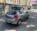 Жовтий Хендай і20, об'ємом двигуна 1.4 л та пробігом 118 тис. км за 6950 $, фото 5 на Automoto.ua