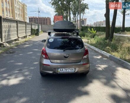 Жовтий Хендай і20, об'ємом двигуна 1.4 л та пробігом 118 тис. км за 6950 $, фото 1 на Automoto.ua