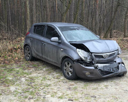 Серый Хендай и20, объемом двигателя 1.4 л и пробегом 175 тыс. км за 1700 $, фото 2 на Automoto.ua