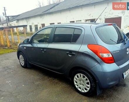 Серый Хендай и20, объемом двигателя 1.2 л и пробегом 181 тыс. км за 5600 $, фото 4 на Automoto.ua