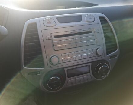 Сірий Хендай і20, об'ємом двигуна 1.4 л та пробігом 195 тис. км за 4900 $, фото 7 на Automoto.ua