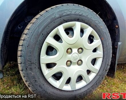 Серый Хендай и20, объемом двигателя 1.2 л и пробегом 181 тыс. км за 5600 $, фото 11 на Automoto.ua