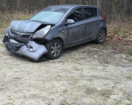 Серый Хендай и20, объемом двигателя 1.4 л и пробегом 175 тыс. км за 1700 $, фото 4 на Automoto.ua