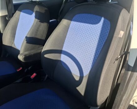 Сірий Хендай і20, об'ємом двигуна 1.4 л та пробігом 195 тис. км за 4900 $, фото 5 на Automoto.ua