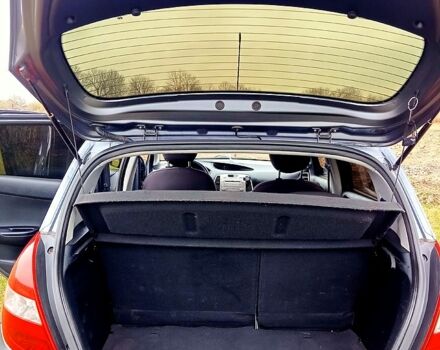 Серый Хендай и20, объемом двигателя 1.2 л и пробегом 181 тыс. км за 5600 $, фото 1 на Automoto.ua