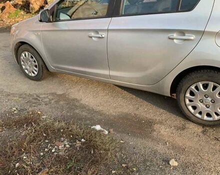 Хендай и20 2010 в Харькове на Automoto.ua Серый Хендай и20, объемом двигателя 1.25 л и пробегом 140 тыс. км за 5200 $, фото 2 на Automoto.ua