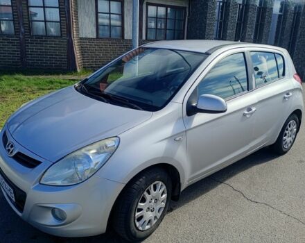 Сірий Хендай і20, об'ємом двигуна 1.4 л та пробігом 118 тис. км за 3850 $, фото 4 на Automoto.ua