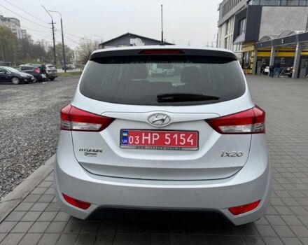 Серый Хендай и20, объемом двигателя 1.6 л и пробегом 137 тыс. км за 10950 $, фото 4 на Automoto.ua