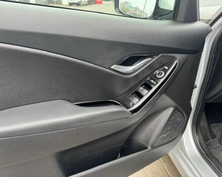 Серый Хендай и20, объемом двигателя 1.6 л и пробегом 137 тыс. км за 10950 $, фото 9 на Automoto.ua