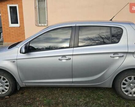 Серый Хендай и20, объемом двигателя 1.2 л и пробегом 181 тыс. км за 4600 $, фото 3 на Automoto.ua