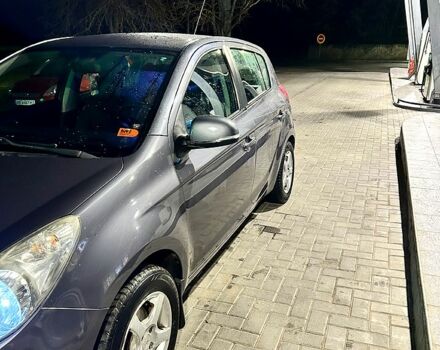 Сірий Хендай і20, об'ємом двигуна 1.2 л та пробігом 171 тис. км за 5500 $, фото 9 на Automoto.ua
