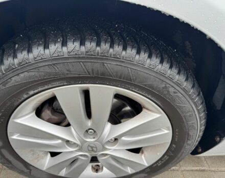 Серый Хендай и20, объемом двигателя 1.6 л и пробегом 137 тыс. км за 10950 $, фото 7 на Automoto.ua