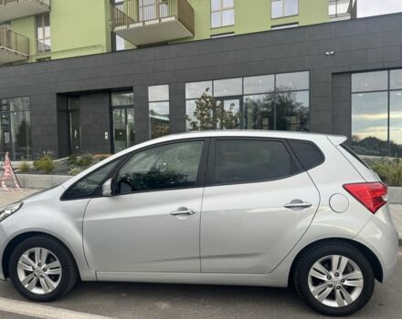 Серый Хендай и20, объемом двигателя 1.6 л и пробегом 137 тыс. км за 10900 $, фото 7 на Automoto.ua