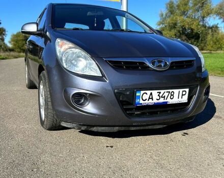 Сірий Хендай і20, об'ємом двигуна 1.2 л та пробігом 171 тис. км за 5500 $, фото 2 на Automoto.ua