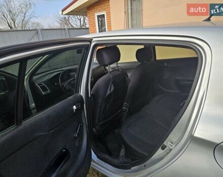 Серый Хендай и20, объемом двигателя 1.2 л и пробегом 181 тыс. км за 4600 $, фото 6 на Automoto.ua