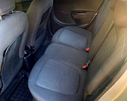 Хендай и20 2010 в Харькове на Automoto.ua Серый Хендай и20, объемом двигателя 1.2 л и пробегом 140 тыс. км за 5200 $, фото 5 на Automoto.ua