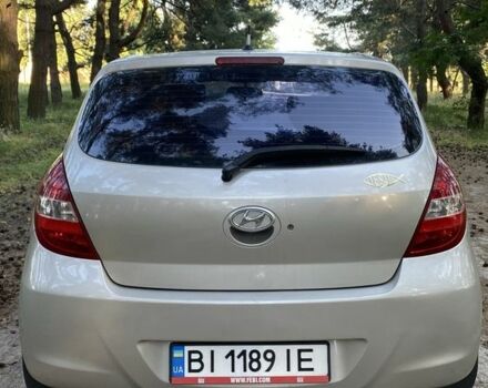 Сірий Хендай і20, об'ємом двигуна 1.4 л та пробігом 240 тис. км за 6100 $, фото 4 на Automoto.ua
