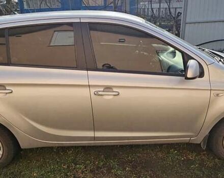 Серый Хендай и20, объемом двигателя 1.2 л и пробегом 181 тыс. км за 4600 $, фото 1 на Automoto.ua