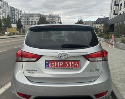 Серый Хендай и20, объемом двигателя 1.6 л и пробегом 137 тыс. км за 10900 $, фото 5 на Automoto.ua