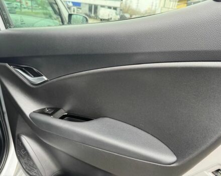 Серый Хендай и20, объемом двигателя 1.6 л и пробегом 137 тыс. км за 10950 $, фото 12 на Automoto.ua