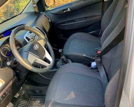 Хендай и20 2010 в Харькове на Automoto.ua Серый Хендай и20, объемом двигателя 1.2 л и пробегом 140 тыс. км за 5200 $, фото 4 на Automoto.ua