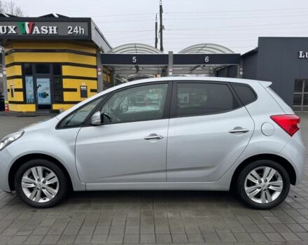 Серый Хендай и20, объемом двигателя 1.6 л и пробегом 137 тыс. км за 10950 $, фото 6 на Automoto.ua