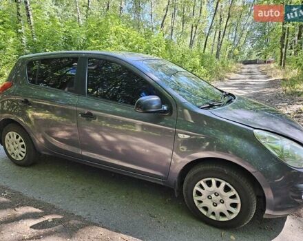 Серый Хендай и20, объемом двигателя 1.4 л и пробегом 230 тыс. км за 6500 $, фото 1 на Automoto.ua