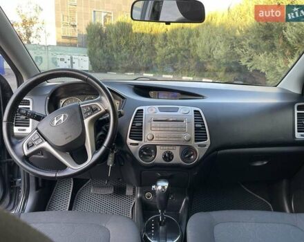 Серый Хендай и20, объемом двигателя 1.4 л и пробегом 120 тыс. км за 7800 $, фото 10 на Automoto.ua