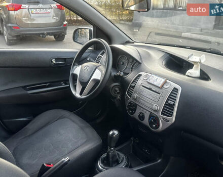 Серый Хендай и20, объемом двигателя 1.4 л и пробегом 132 тыс. км за 5500 $, фото 10 на Automoto.ua