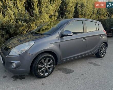 Серый Хендай и20, объемом двигателя 1.4 л и пробегом 120 тыс. км за 7800 $, фото 4 на Automoto.ua