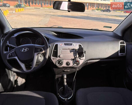 Хендай и20 2011 в Кропивницком (Кировограде) на Automoto.ua Серый Хендай и20, объемом двигателя 1.25 л и пробегом 84 тыс. км за 6000 $, фото 3 на Automoto.ua