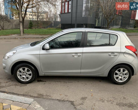 Сірий Хендай і20, об'ємом двигуна 1.2 л та пробігом 203 тис. км за 4500 $, фото 5 на Automoto.ua