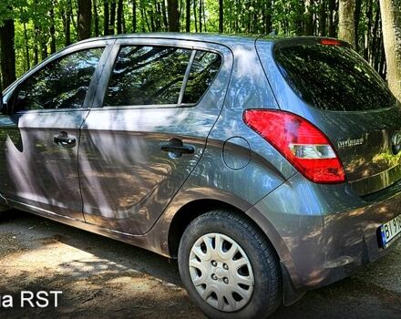 Серый Хендай и20, объемом двигателя 1.4 л и пробегом 230 тыс. км за 6500 $, фото 5 на Automoto.ua