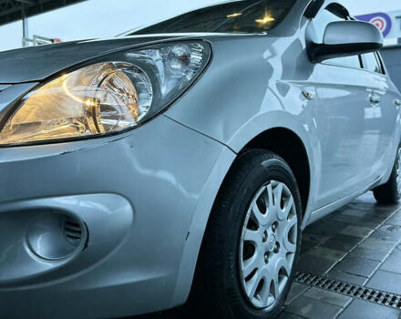 Сірий Хендай і20, об'ємом двигуна 1.25 л та пробігом 200 тис. км за 5500 $, фото 8 на Automoto.ua