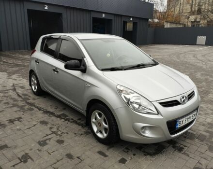 Серый Хендай и20, объемом двигателя 1.4 л и пробегом 274 тыс. км за 5000 $, фото 1 на Automoto.ua
