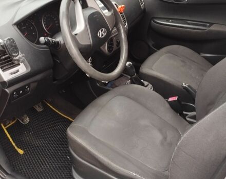 Серый Хендай и20, объемом двигателя 1.4 л и пробегом 274 тыс. км за 5000 $, фото 8 на Automoto.ua