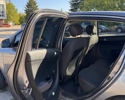 Хендай и20 2011 в Кропивницком (Кировограде) на Automoto.ua Серый Хендай и20, объемом двигателя 1.25 л и пробегом 84 тыс. км за 6000 $, фото 5 на Automoto.ua