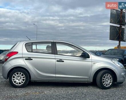 Хендай и20 2011 в Львове на Automoto.ua Серый Хендай и20, объемом двигателя 1.2 л и пробегом 184 тыс. км за 5990 $, фото 9 на Automoto.ua