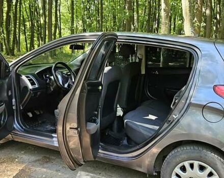 Серый Хендай и20, объемом двигателя 1.4 л и пробегом 230 тыс. км за 6500 $, фото 5 на Automoto.ua