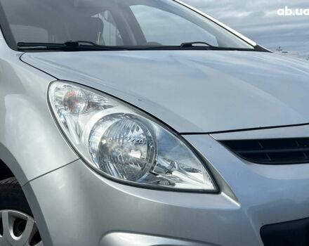 Хендай и20 2011 в Львове на Automoto.ua Серый Хендай и20, объемом двигателя 1.2 л и пробегом 184 тыс. км за 5990 $, фото 12 на Automoto.ua