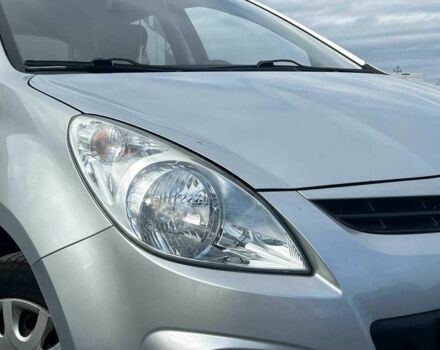 Серый Хендай и20, объемом двигателя 1.2 л и пробегом 184 тыс. км за 5990 $, фото 12 на Automoto.ua