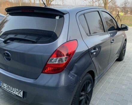 Серый Хендай и20, объемом двигателя 1.4 л и пробегом 220 тыс. км за 6000 $, фото 2 на Automoto.ua