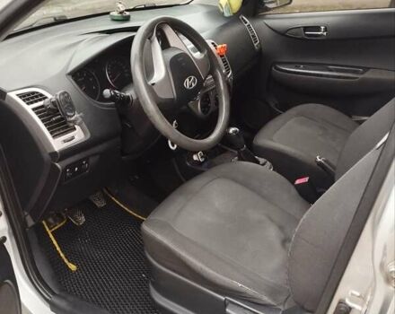 Серый Хендай и20, объемом двигателя 1.4 л и пробегом 274 тыс. км за 5200 $, фото 4 на Automoto.ua